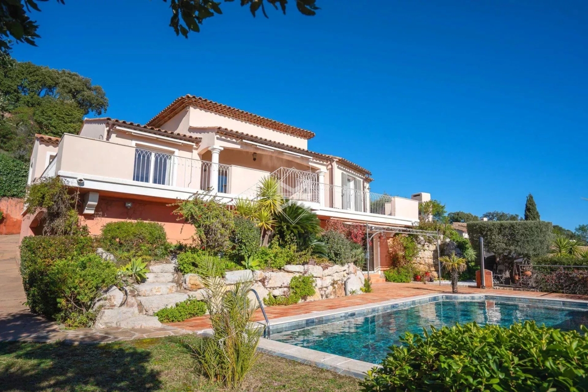 Luxury House for sale in Cavalaire-sur-Mer, 1 995 000 €, Photo 2
