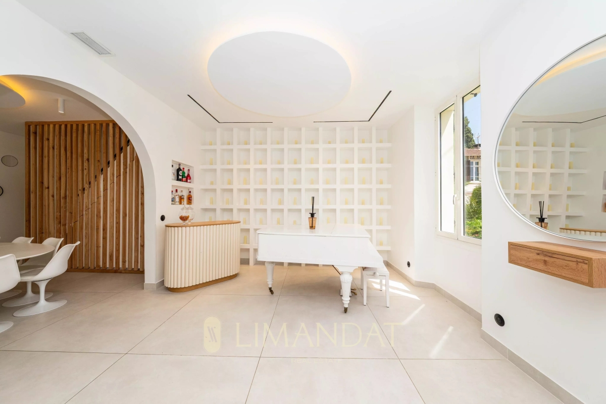 Maison de luxe à louer à Cannes, 11 375 €, Photo 3