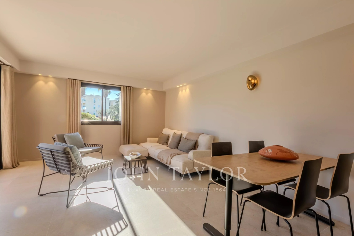 Luxury Apartment for sale in Antibes, 670 000 €, Photo 4