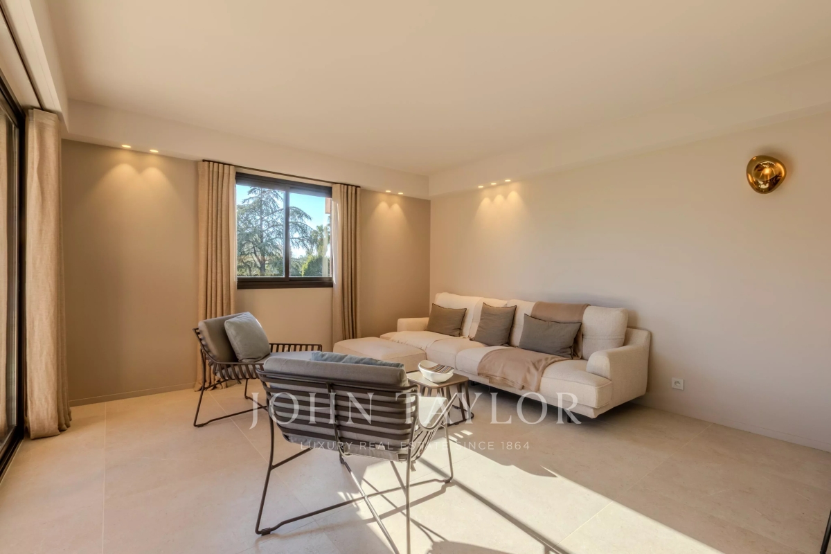 Luxury Apartment for sale in Antibes, 670 000 €, Photo 6