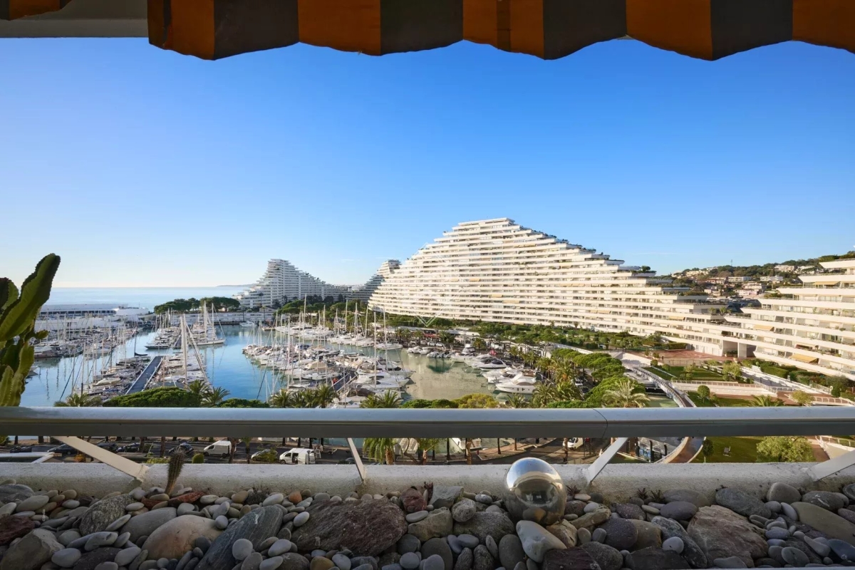 Luxury Apartment for sale in Villeneuve-Loubet, 449 000 €, Photo 1