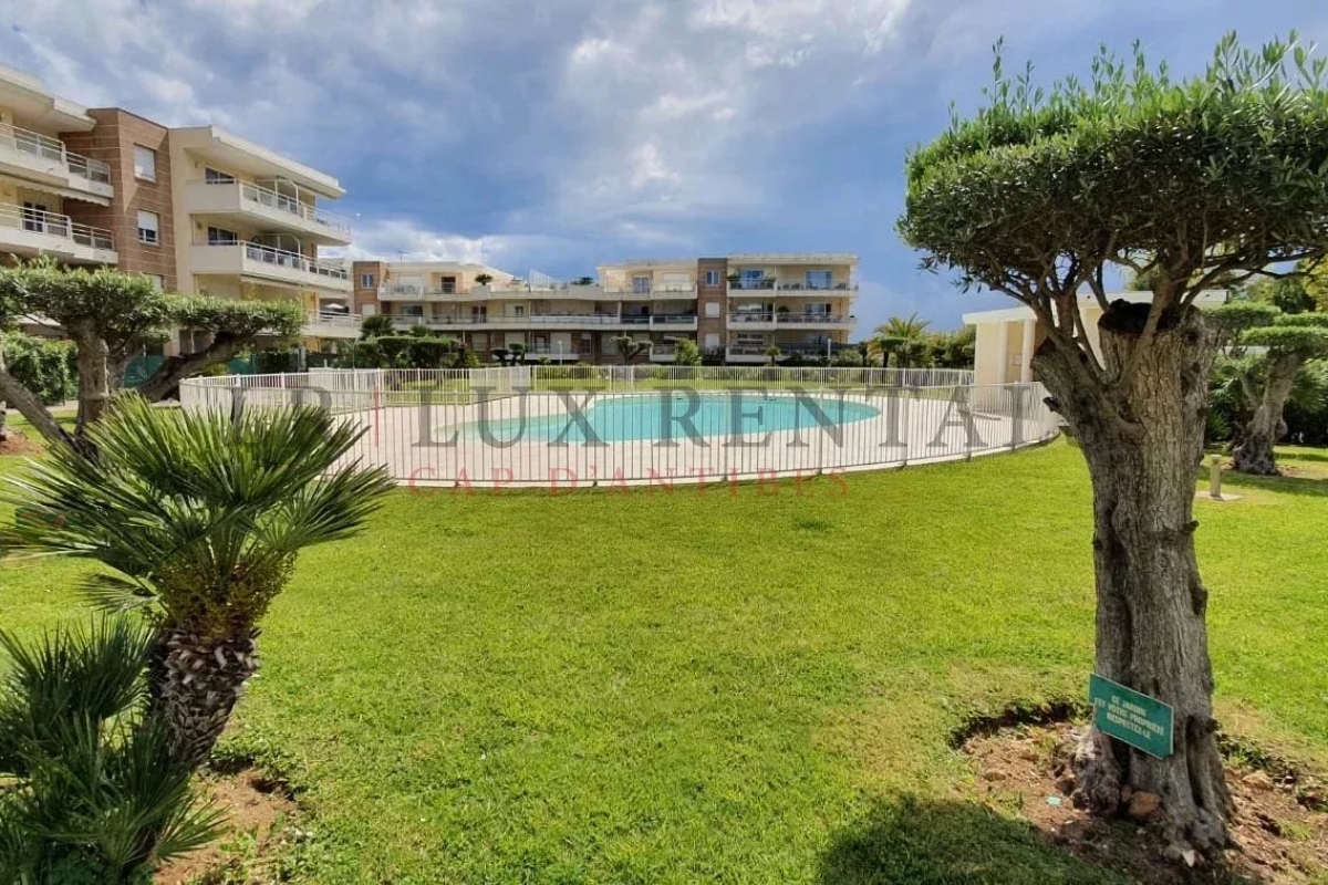 Appartement de luxe à vendre à Antibes, 220 000 €, Photo 1