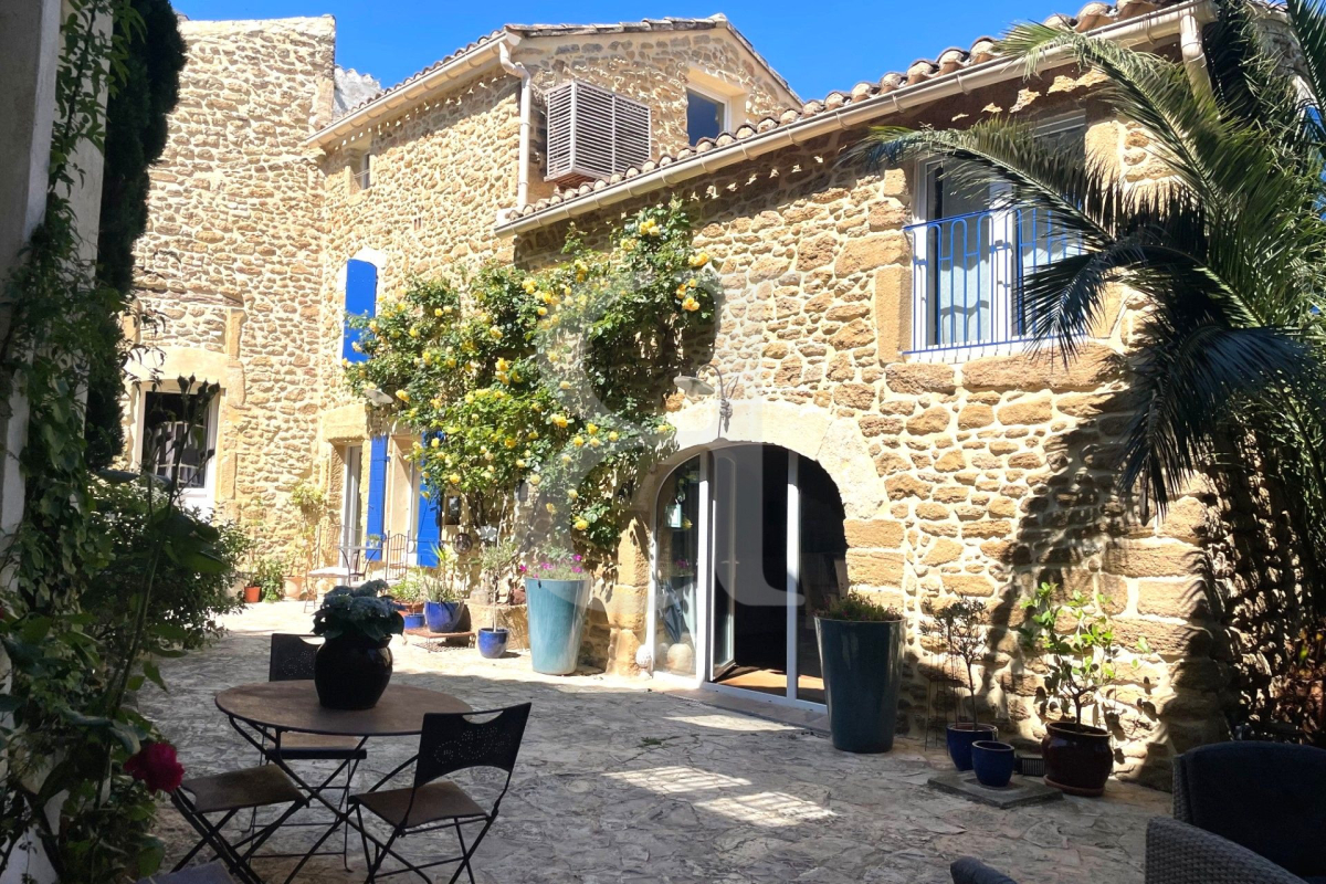 Maison de luxe à vendre à Vaison-la-Romaine, 990 000 €, Photo 2