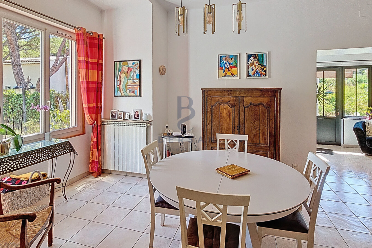 Maison de luxe à vendre à Fréjus, 810 000 €, Photo 3