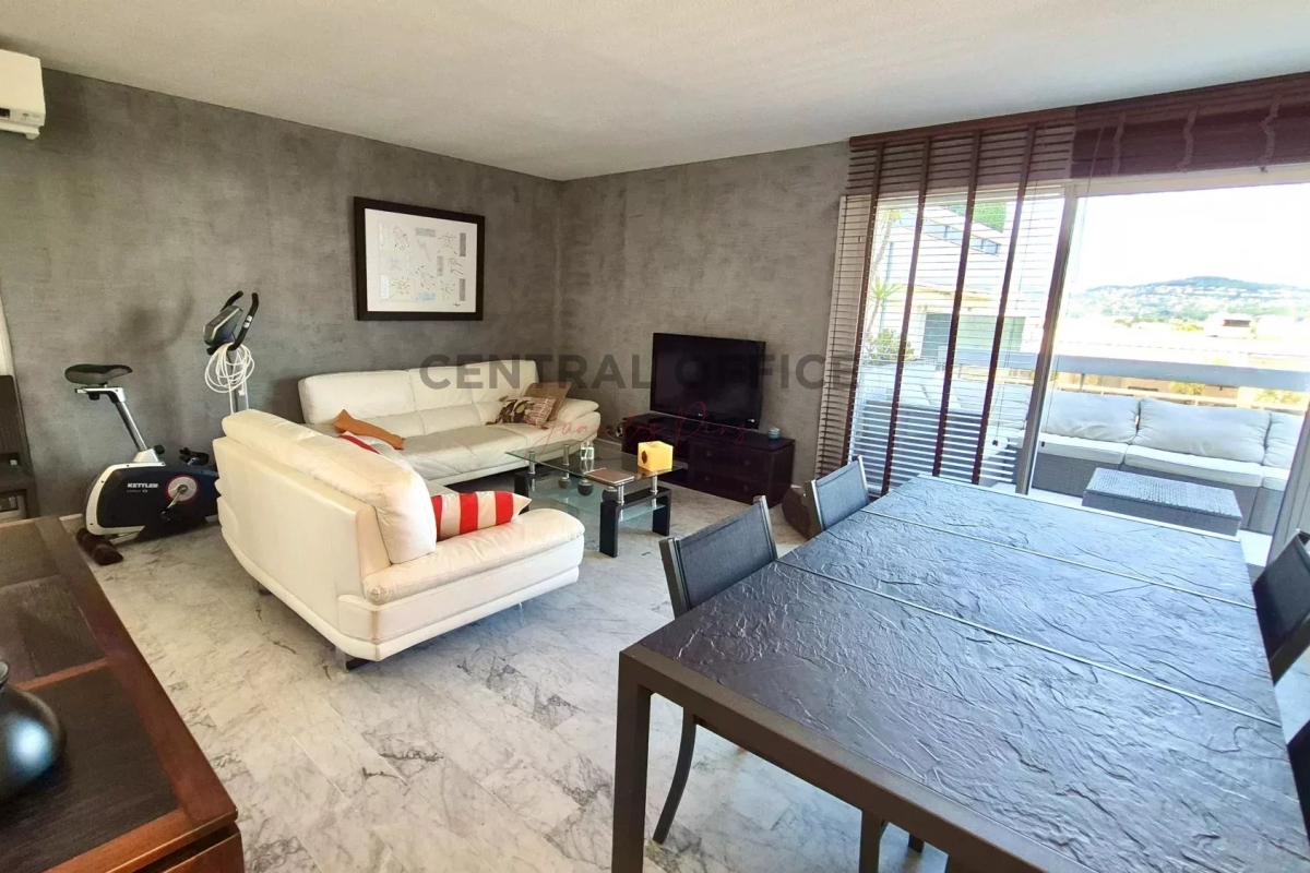 Appartement de luxe à vendre à Antibes, 550 000 €, Photo 3