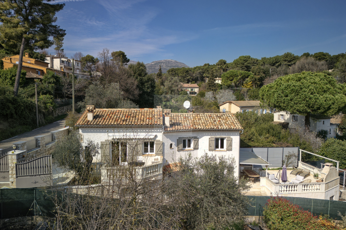 Maison de luxe à vendre à Saint-Paul-de-Vence, 755 000 €, Photo 1