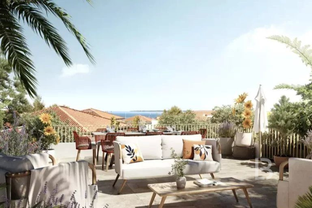 Luxury Apartment for sale in Antibes, 711 000 €, Photo 1