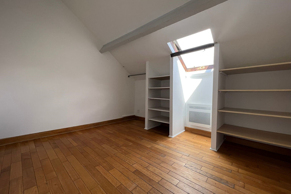 Appartement de luxe à louer à Le Mesnil-le-Roi, 770 €, Photo 3