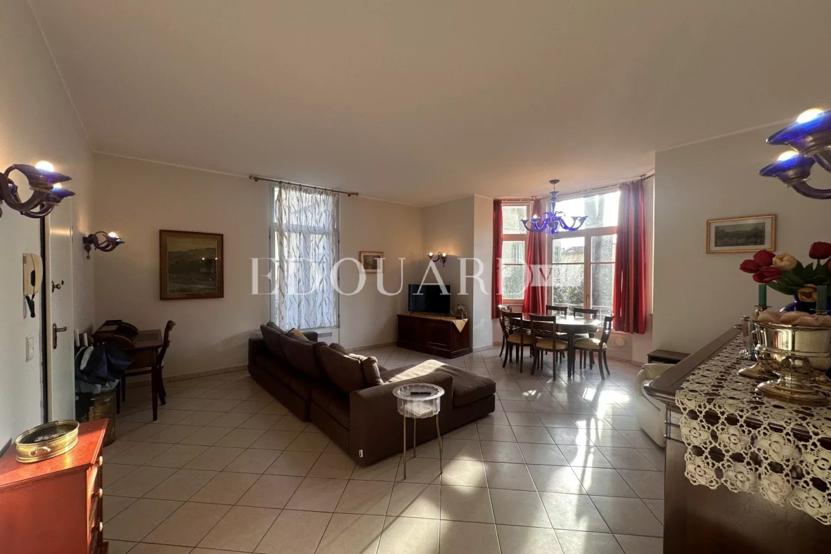Luxury Apartment for sale in Menton, 650 000 €, Photo 1