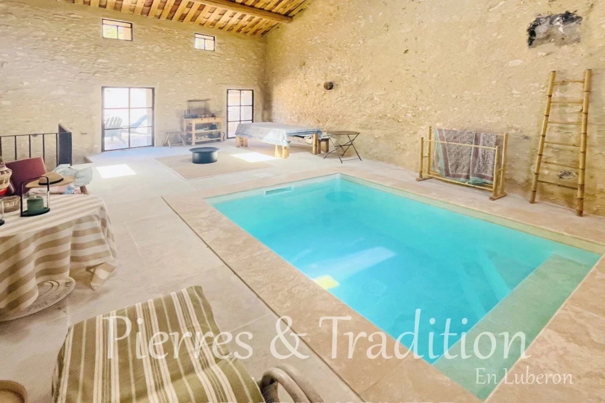 Luxury House for sale in Saint Saturnin les Apt, 535 000 €, Photo 1