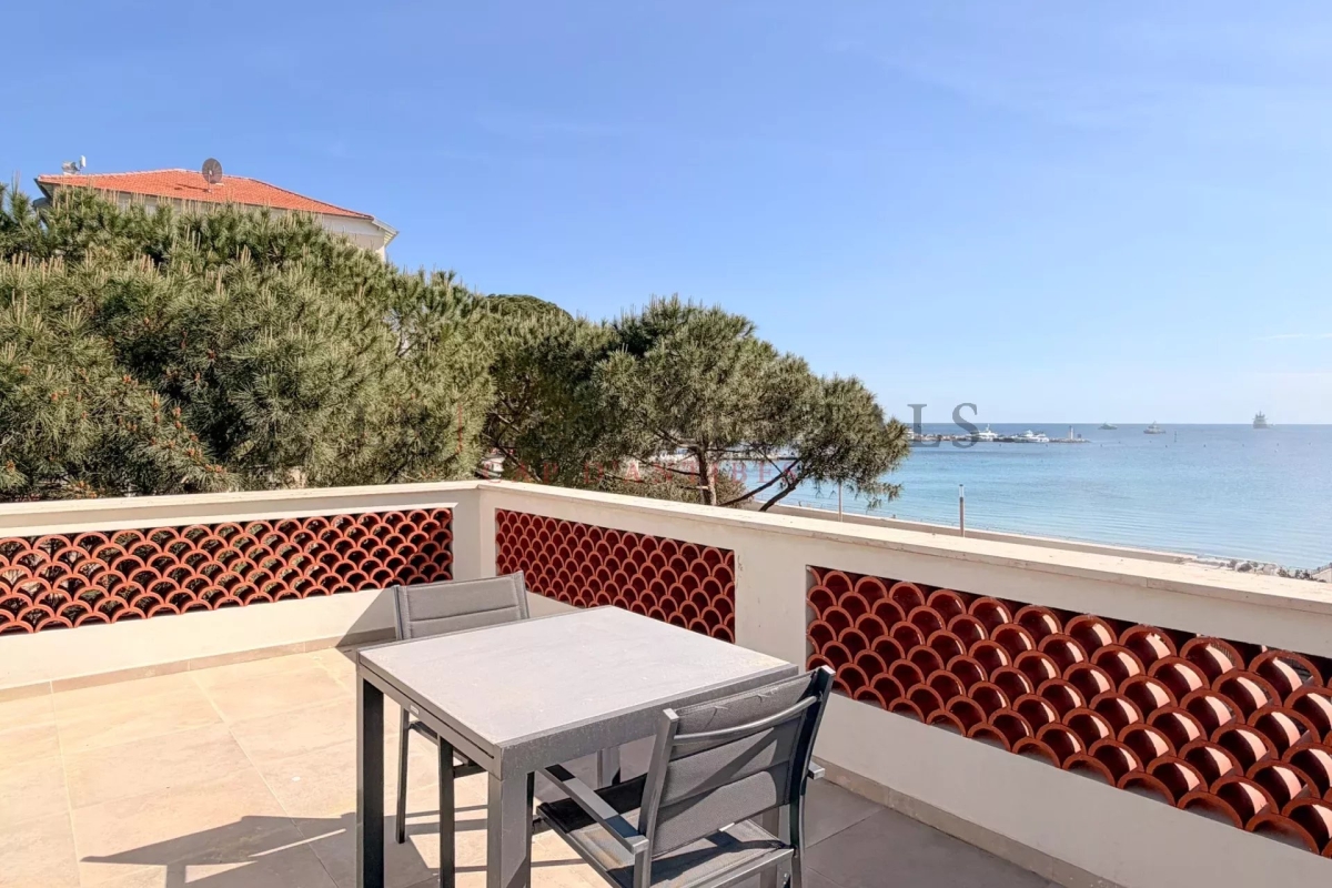 Luxury House for sale in Cap d'Antibes, 1 270 000 €, Photo 2