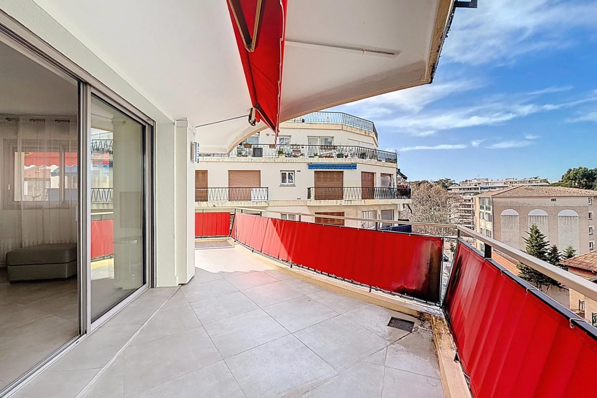 Appartement de luxe à vendre à Cannes, 549 000 €, Photo 2