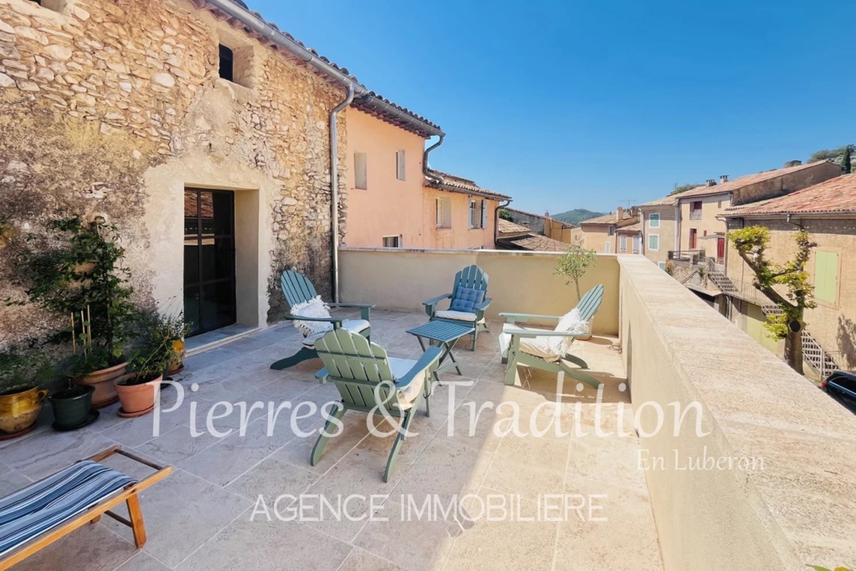 Luxury House for sale in Saint Saturnin les Apt, 535 000 €, Photo 2
