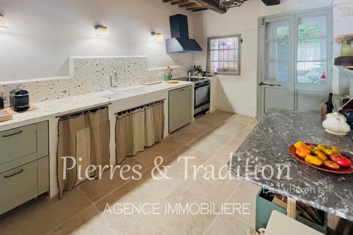 Luxury House for sale in Saint Saturnin les Apt, 535 000 €, Photo 5