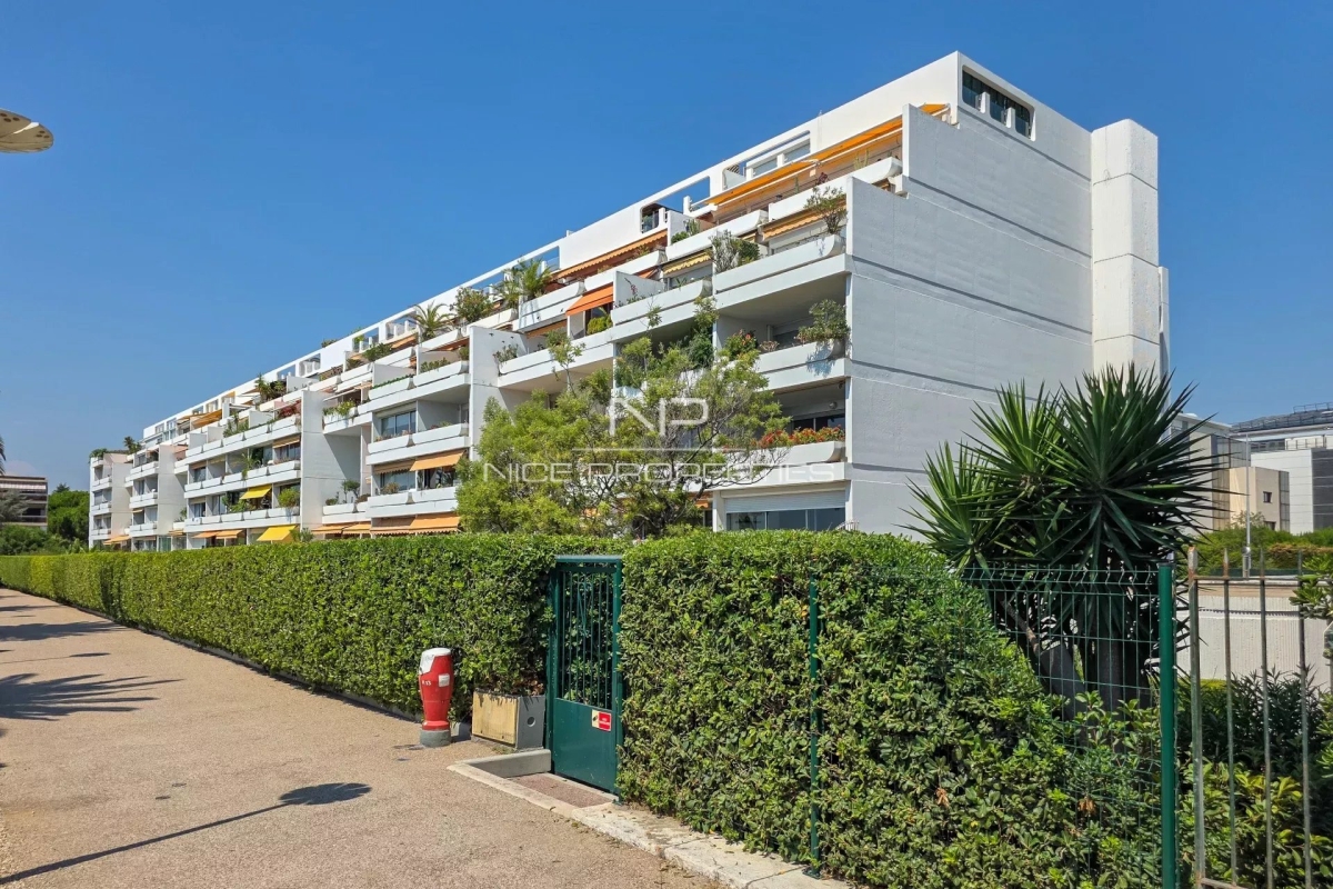 Appartement de luxe à vendre à Saint-Laurent-du-Var, 479 000 €, Photo 2