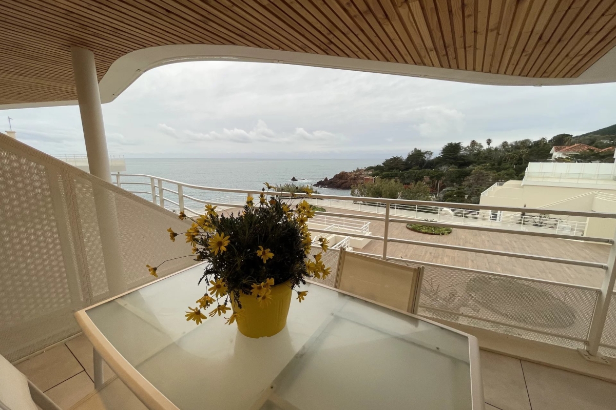 Luxury Apartment for sale in Le Trayas, 460 000 €, Photo 2