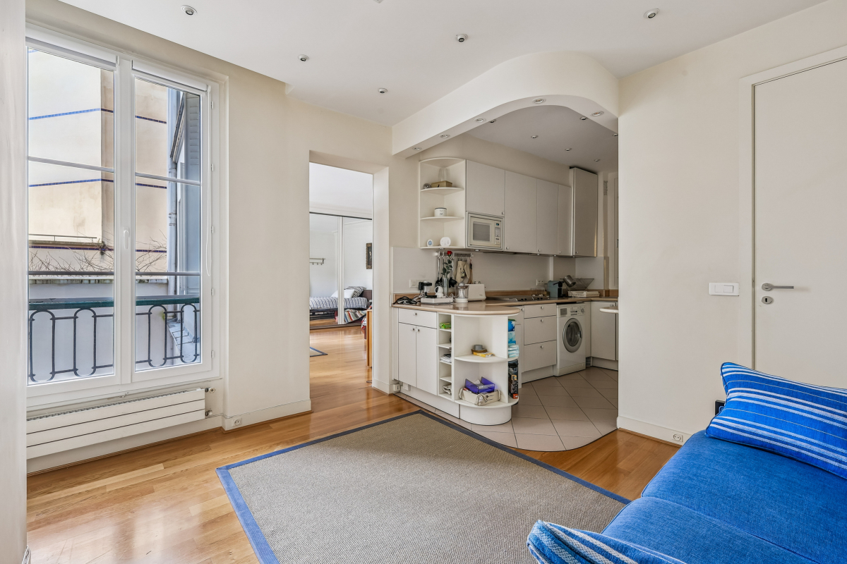 Luxury Apartment for sale in Paris 6Ème, 800 000 €, Photo 3