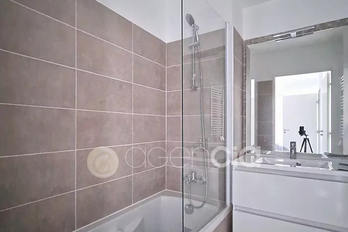 Appartement de luxe à louer à Le Rouret, 1 380 €, Photo 7