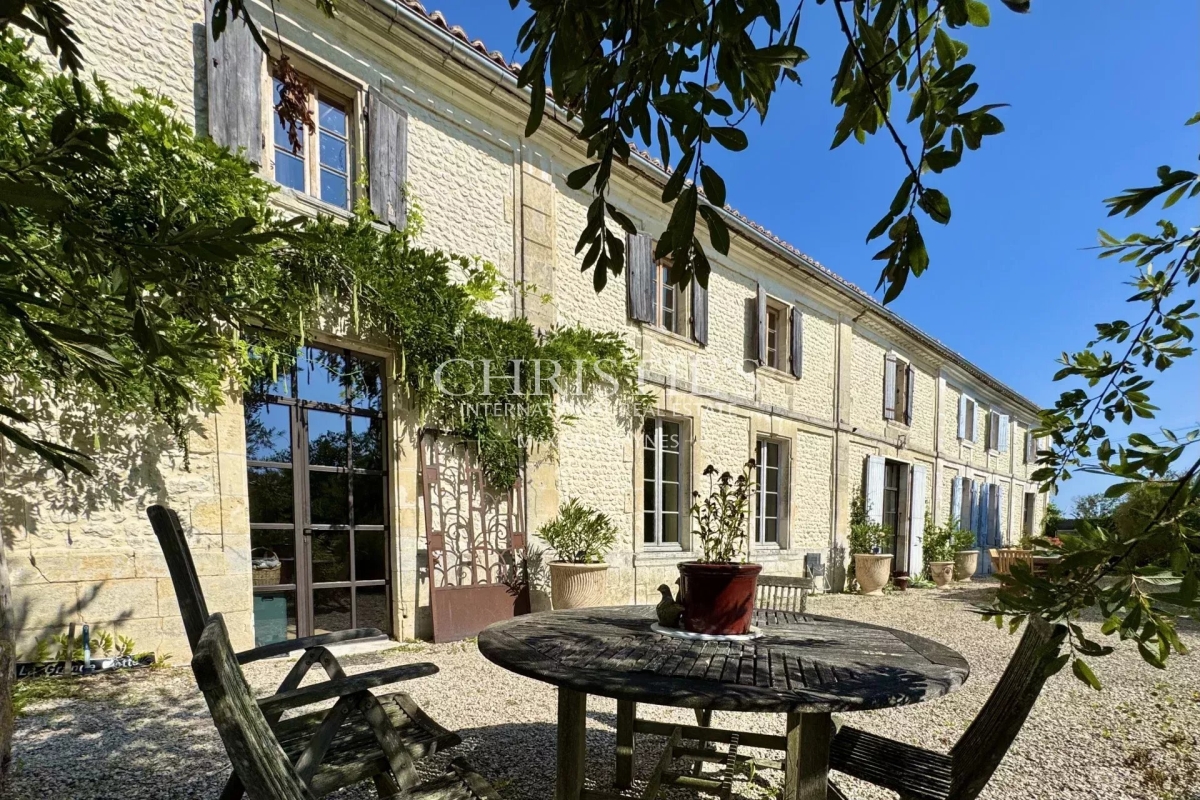Maison de luxe à vendre à Vanzac, 875 000 €, Photo 1