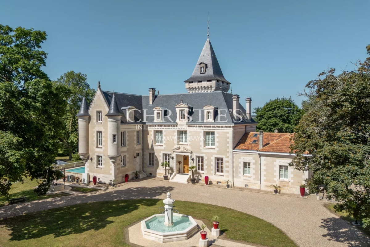 Maison de luxe à vendre à Angoulême, 3 150 000 €, Photo 2