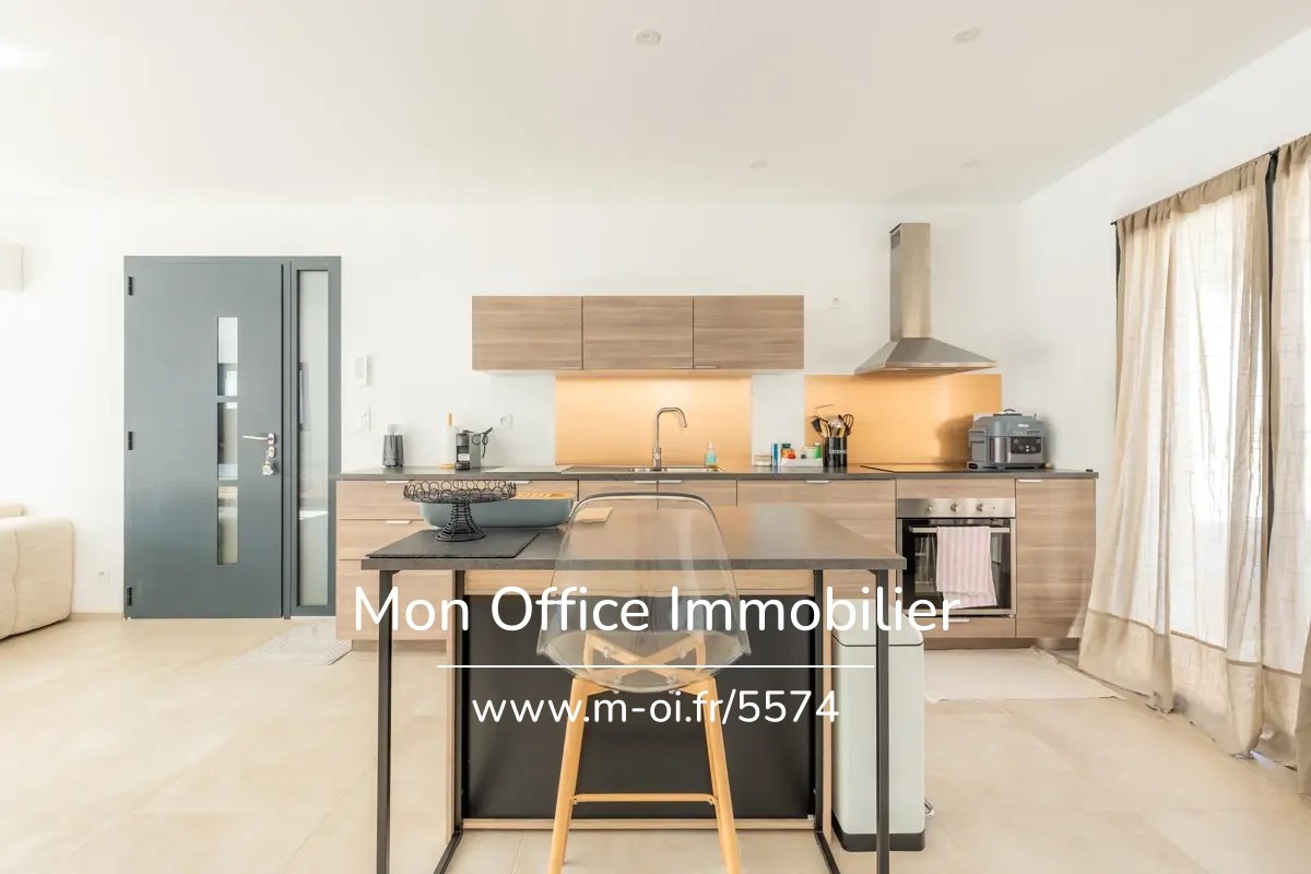 Maison de luxe à vendre à Simiane-Collongue, 545 000 €, Photo 3