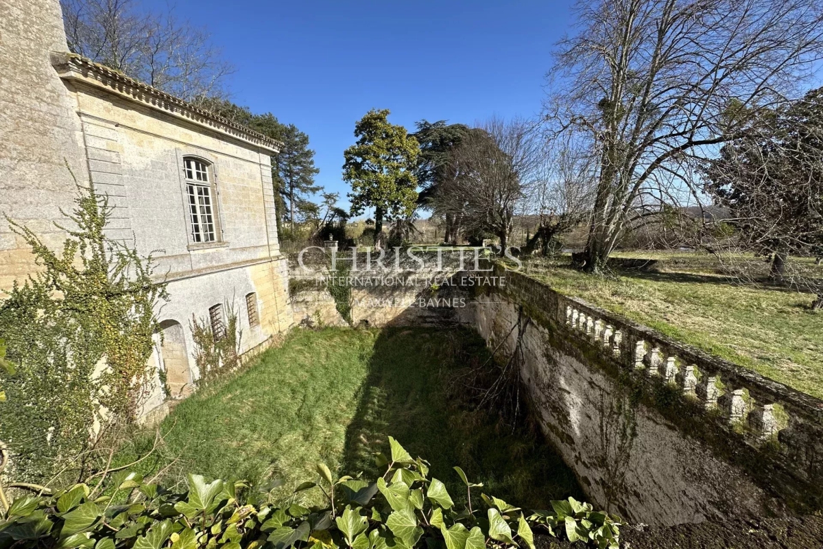 Maison de luxe à vendre à Lussac, 1 290 000 €, Photo 4