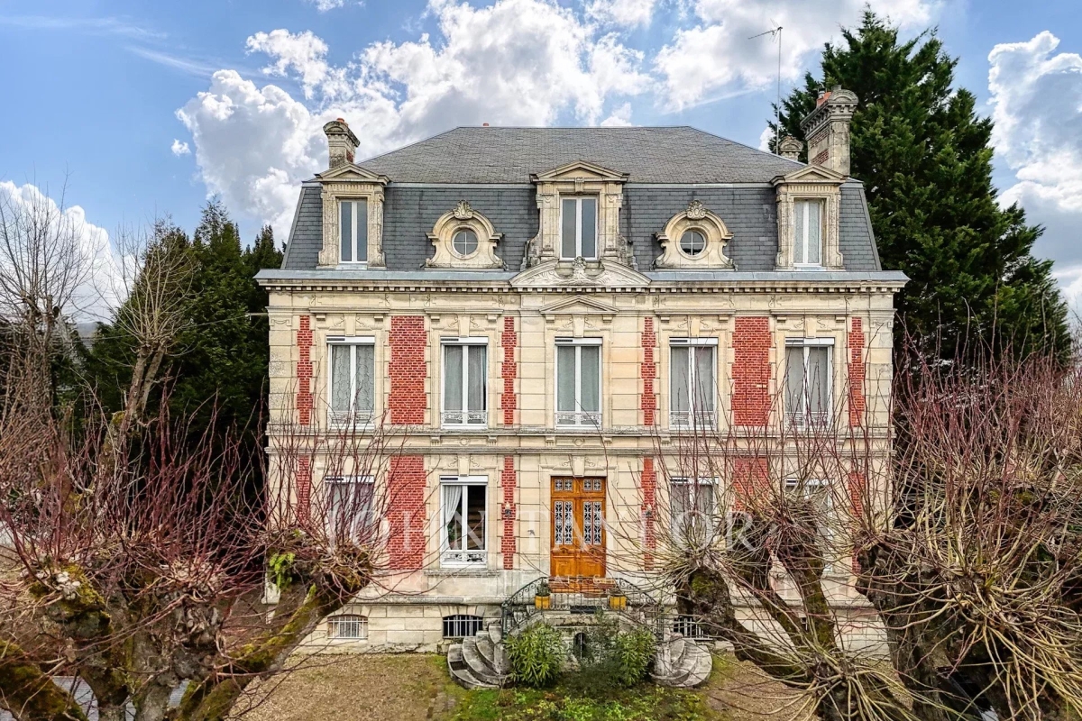 Maison de luxe à vendre à Mouy, 650 000 €, Photo 1