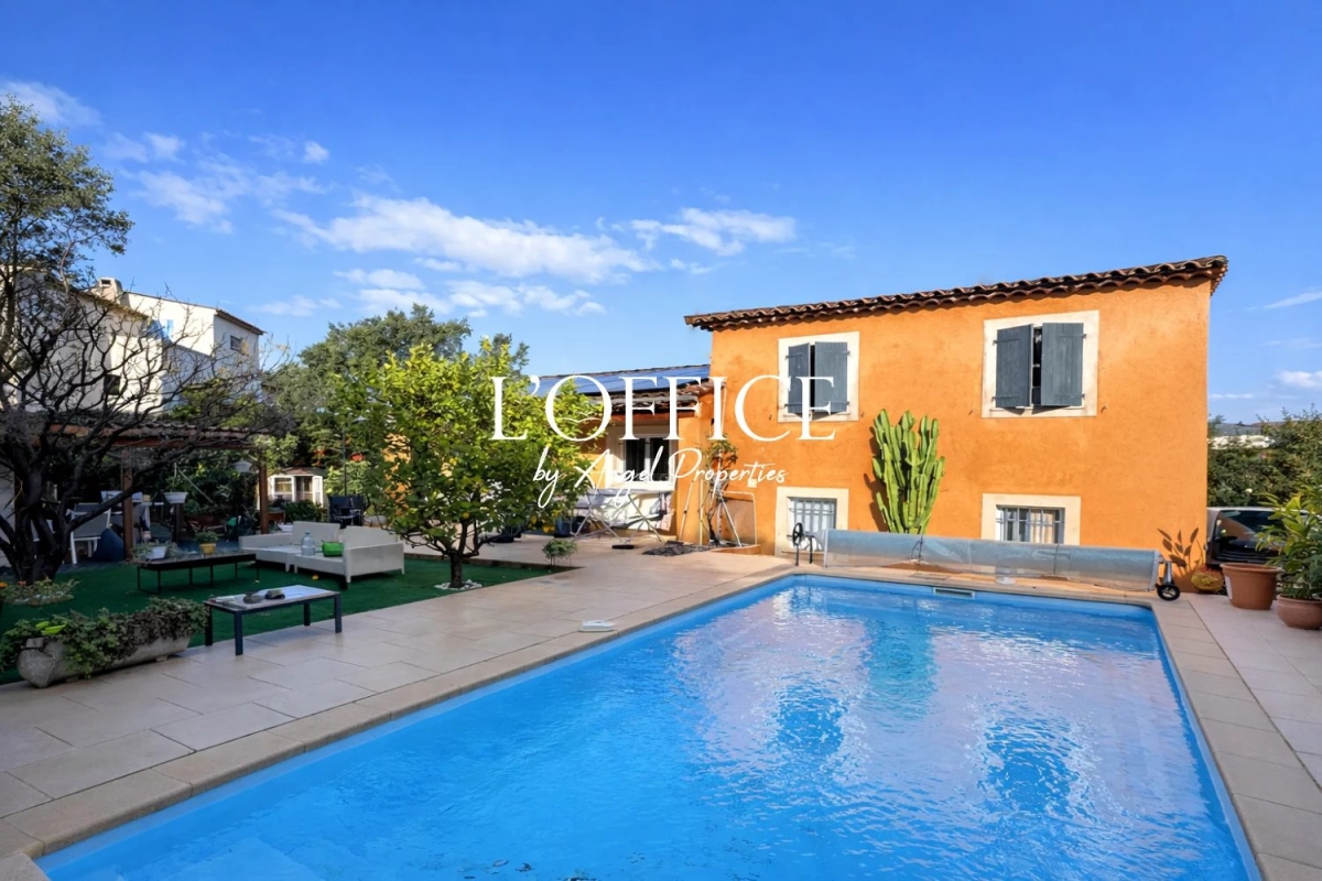 Maison de luxe à vendre à Cogolin, 890 000 €, Photo 1