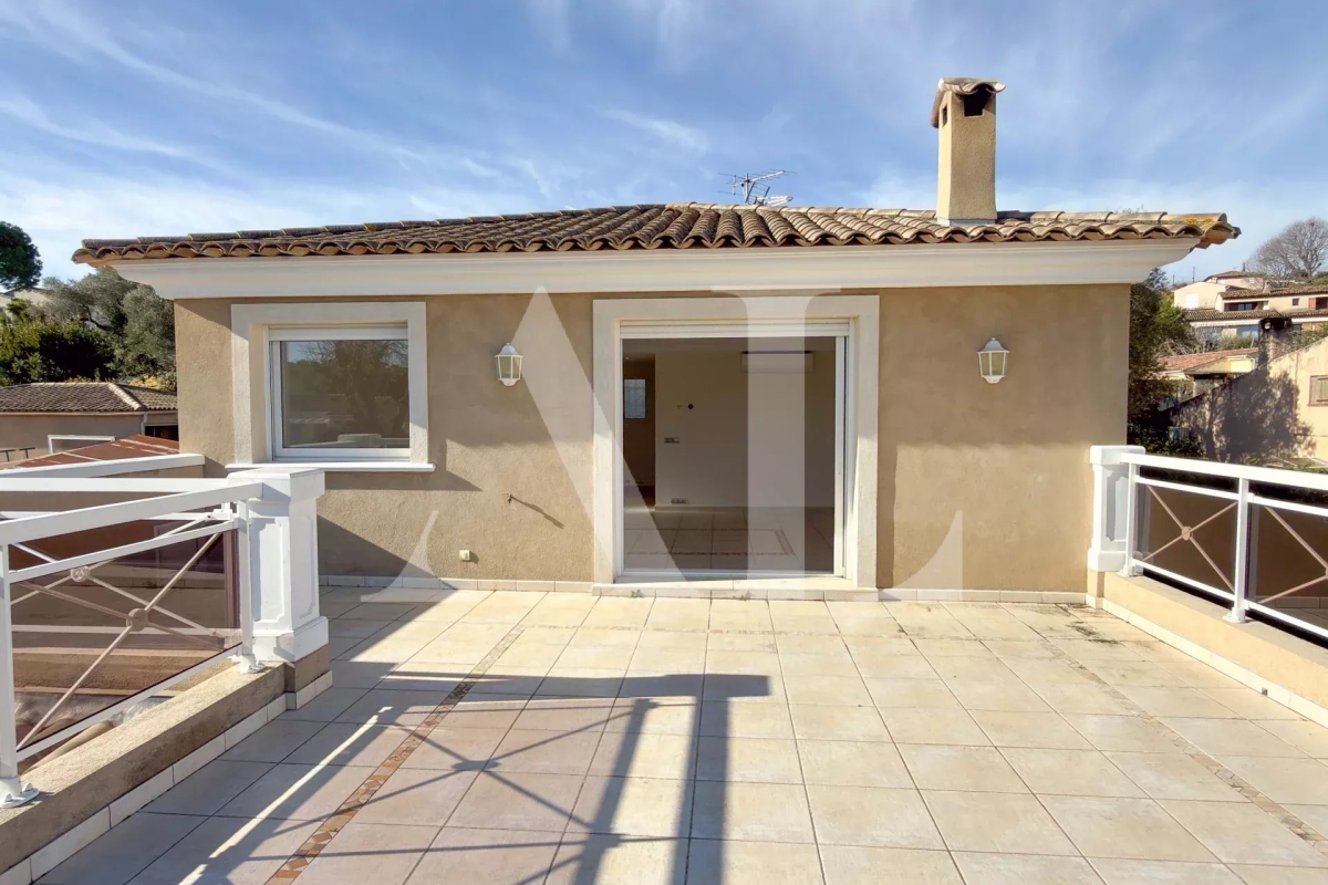 Maison de luxe à vendre à Antibes, 1 690 000 €, Photo 6