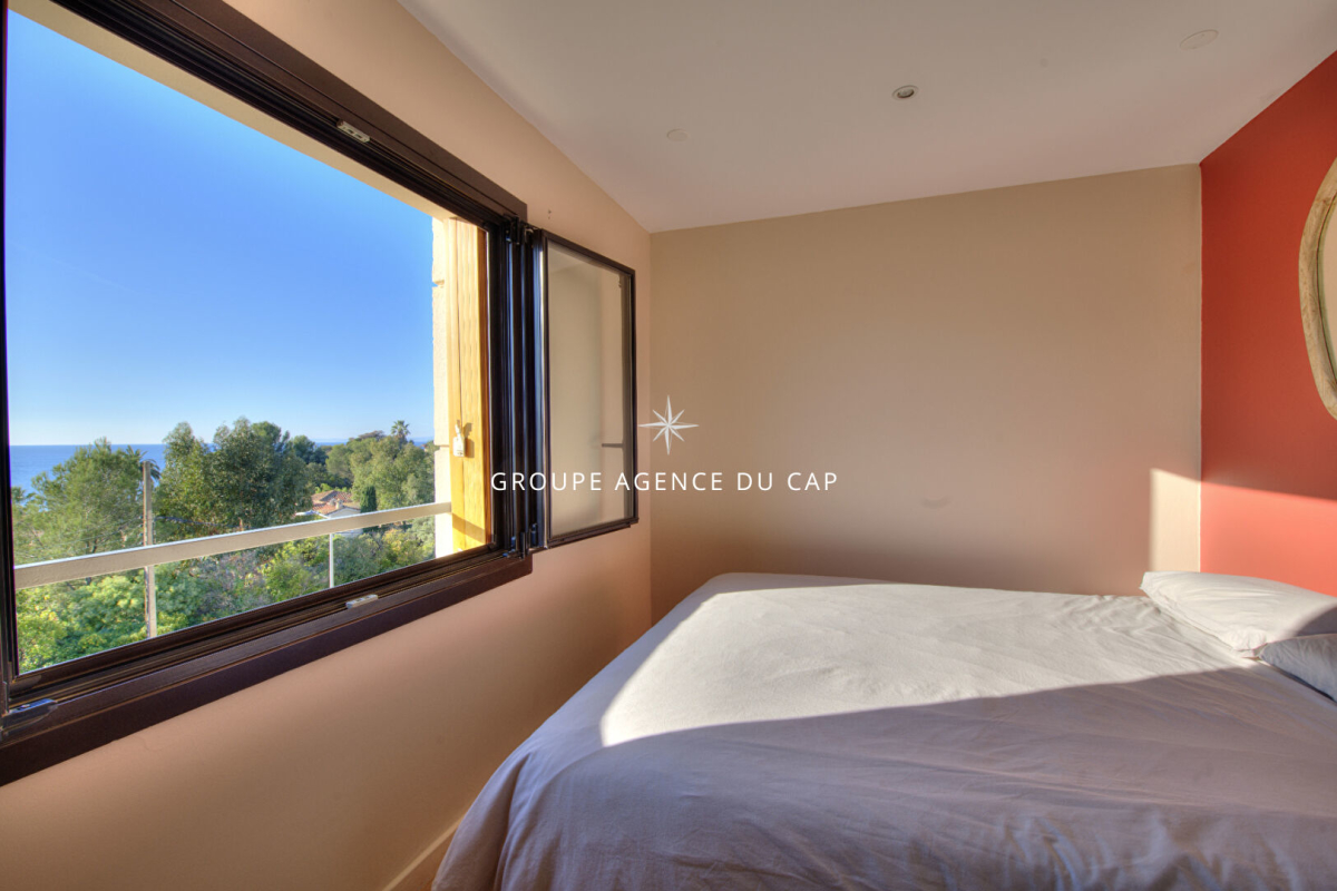 Appartement de luxe à vendre à Saint-Raphaël, 330 000 €, Photo 2