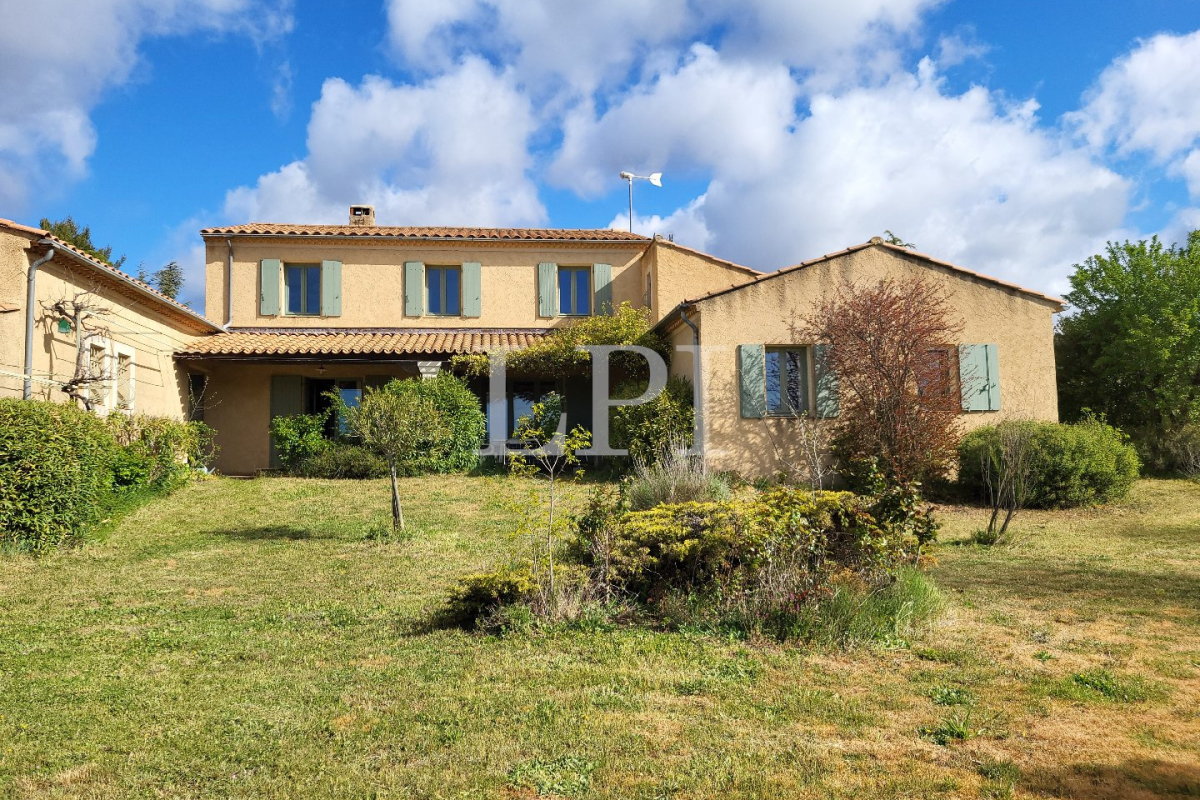 Maison de luxe à vendre à Saint Saturnin les Apt, 795 000 €, Photo 1