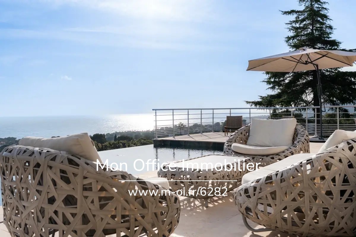 Maison de luxe à vendre à Fréjus, 1 625 000 €, Photo 1