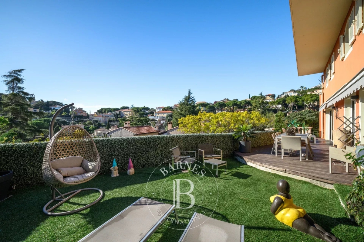 Luxury Apartment for sale in Villefranche-sur-Mer, 1 390 000 €, Photo 2