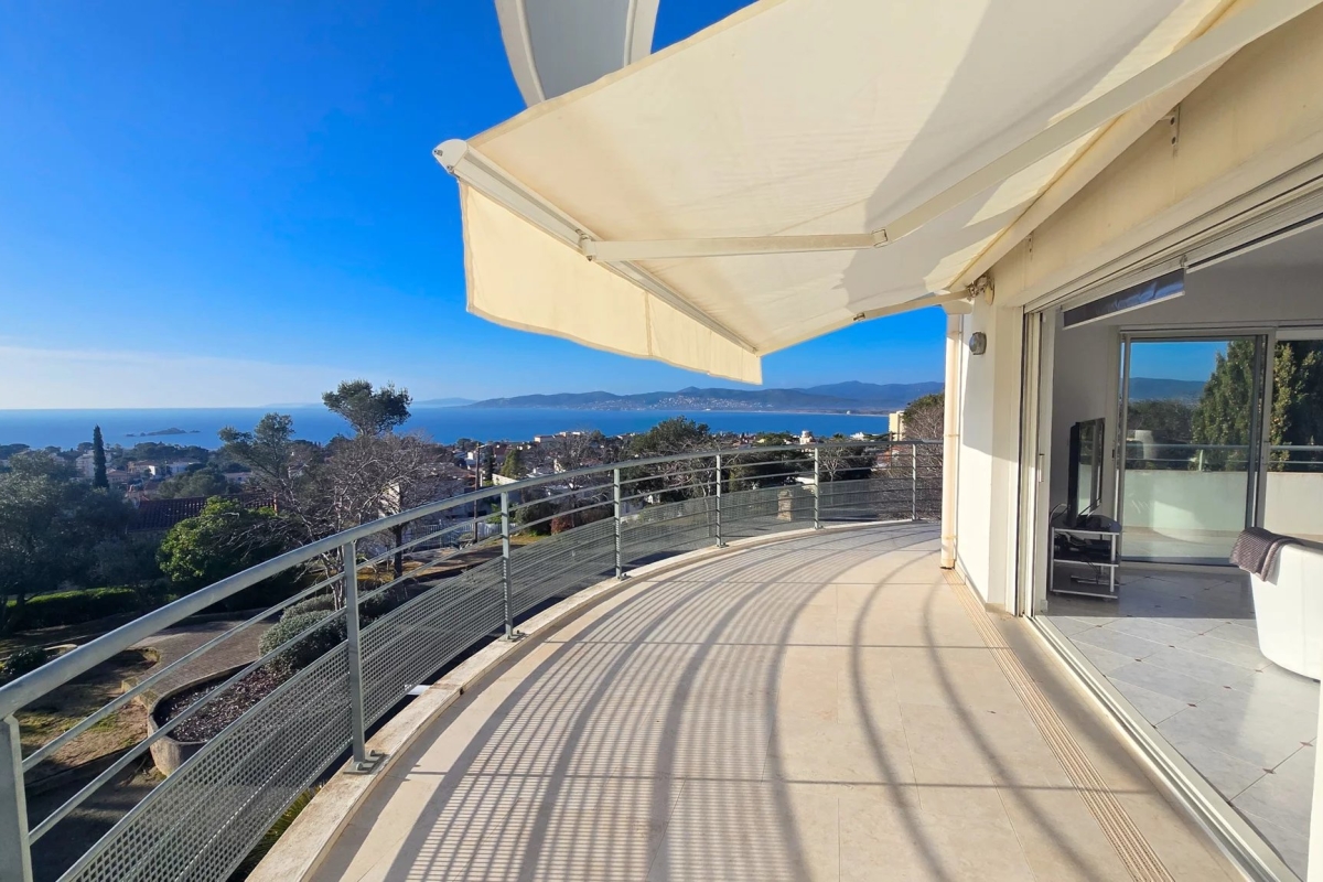 Luxury Apartment for sale in Saint-Raphaël, 1 950 000 €, Photo 3