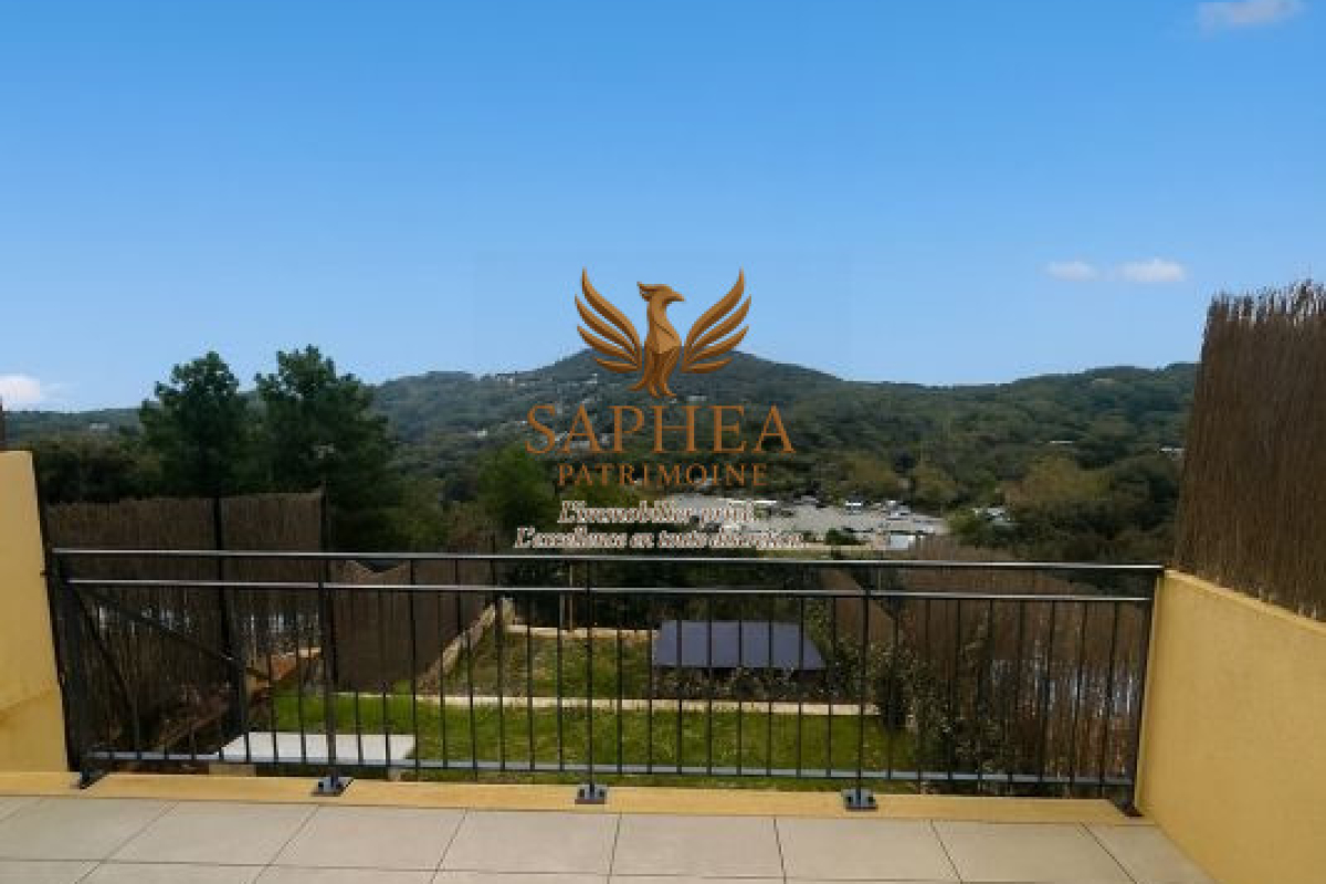 Maison de luxe à vendre à La Garde-Freinet, 374 000 €, Photo 1