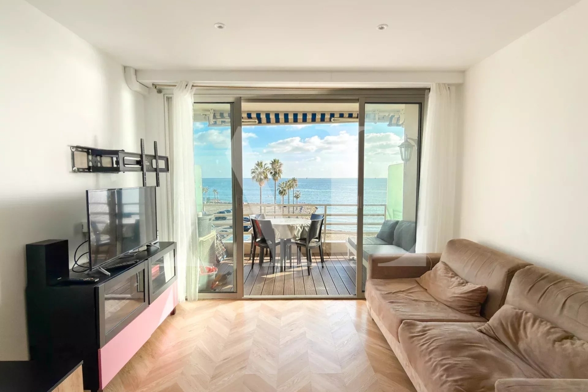 Luxury Apartment for sale in Le Golfe Juan, 273 000 €, Photo 2