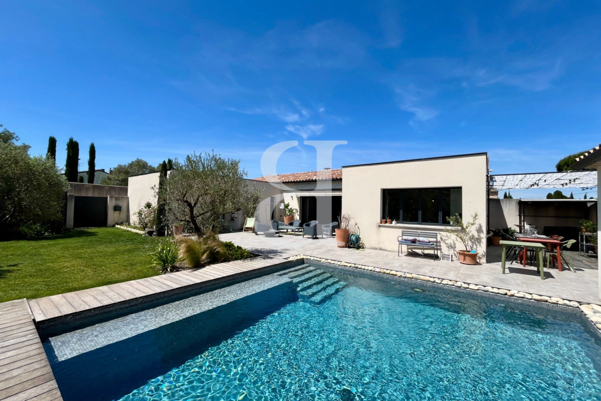 Maison de luxe à vendre à Saint-Rémy-de-Provence, 1 099 000 €, Photo 1