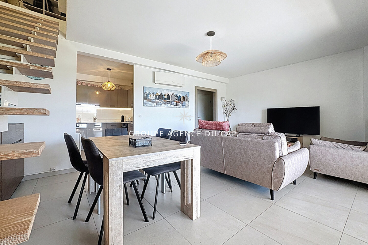 Luxury Apartment for sale in Saint-Raphaël, 749 000 €, Photo 4