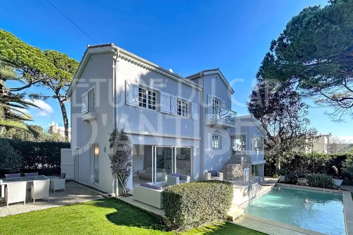 Maison de luxe à vendre à Cap d'Antibes, 2 950 000 €, Photo 1