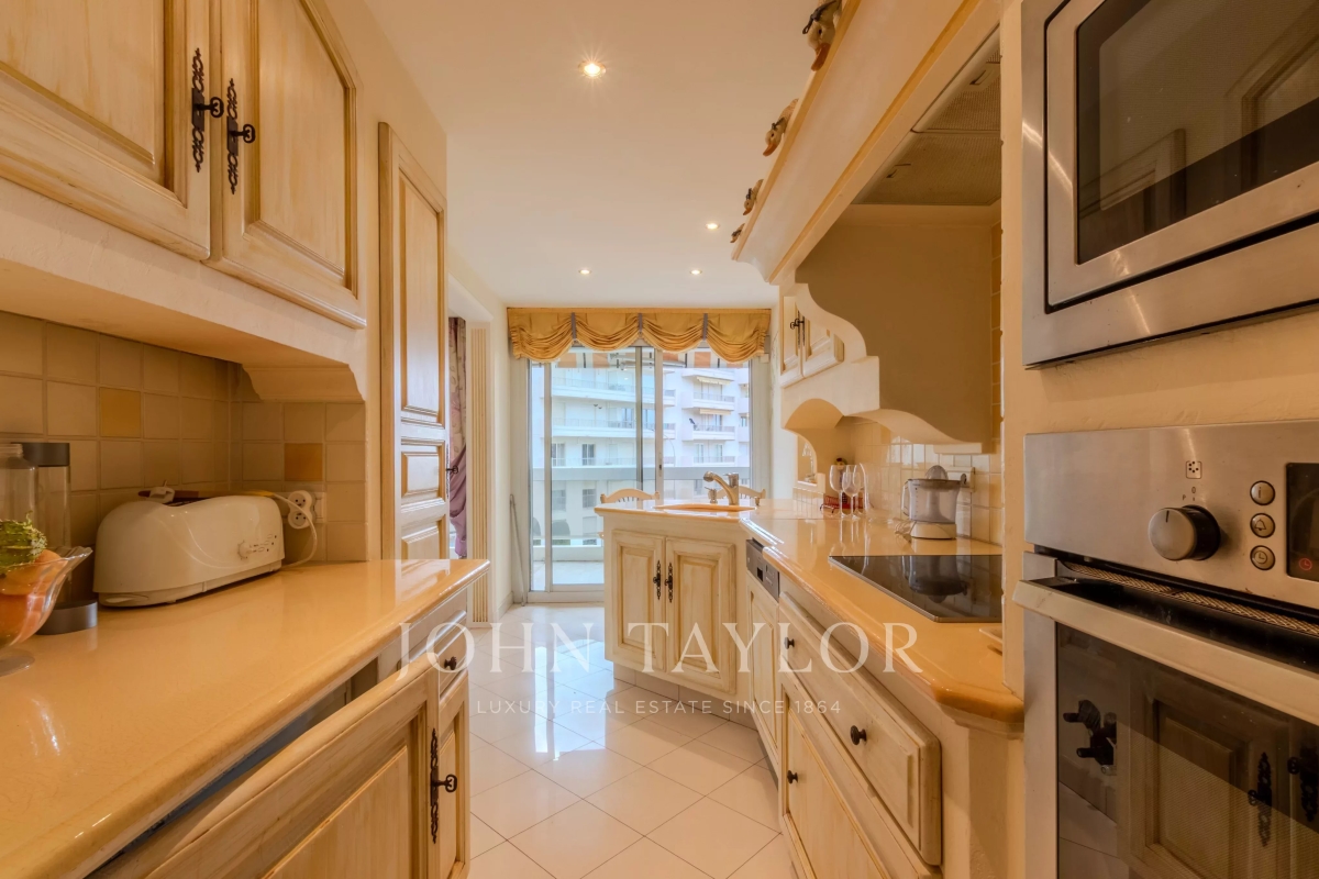 Appartement de luxe à vendre à Antibes, 850 000 €, Photo 5