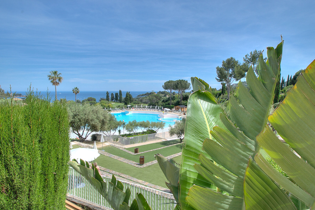Luxury Apartment for sale in Saint-Raphaël, 180 000 €, Photo 1
