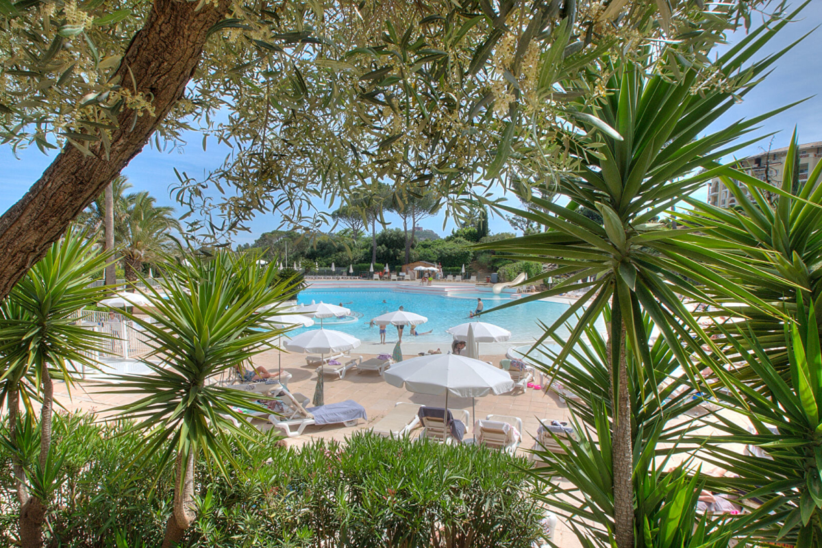 Luxury Apartment for sale in Saint-Raphaël, 180 000 €, Photo 2