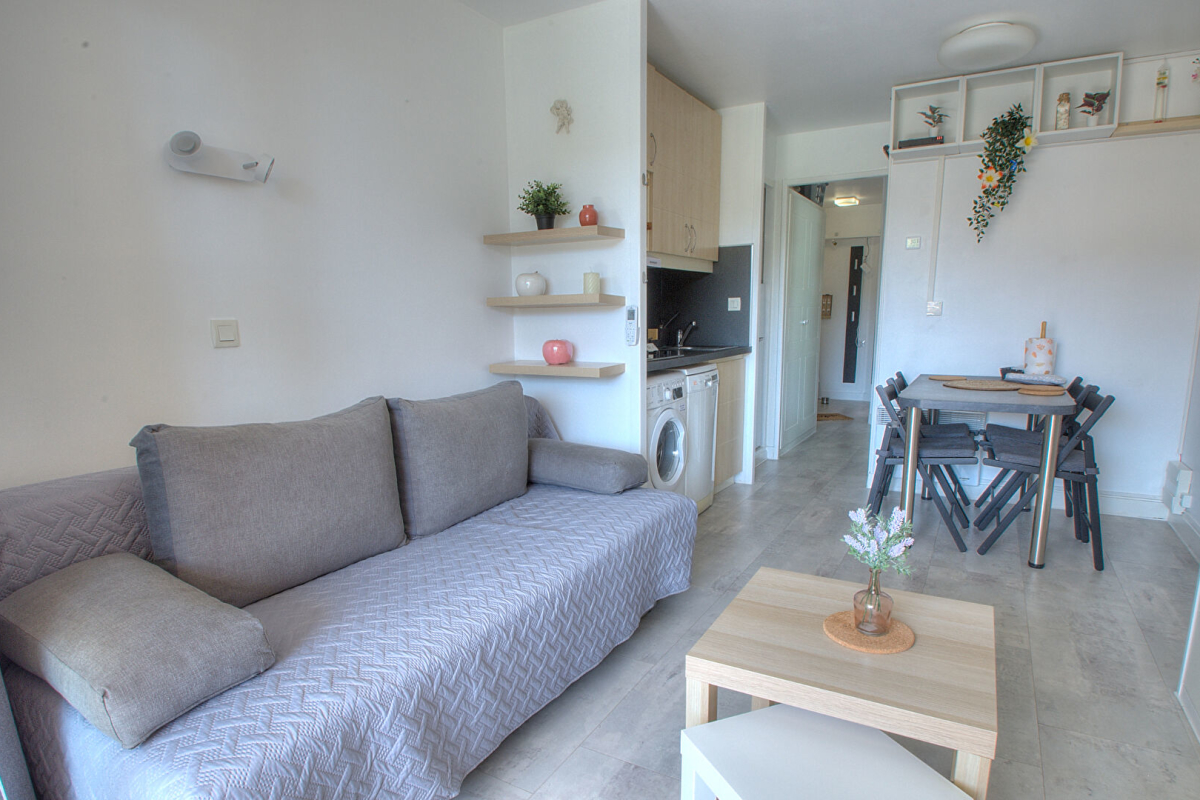 Luxury Apartment for sale in Saint-Raphaël, 180 000 €, Photo 3