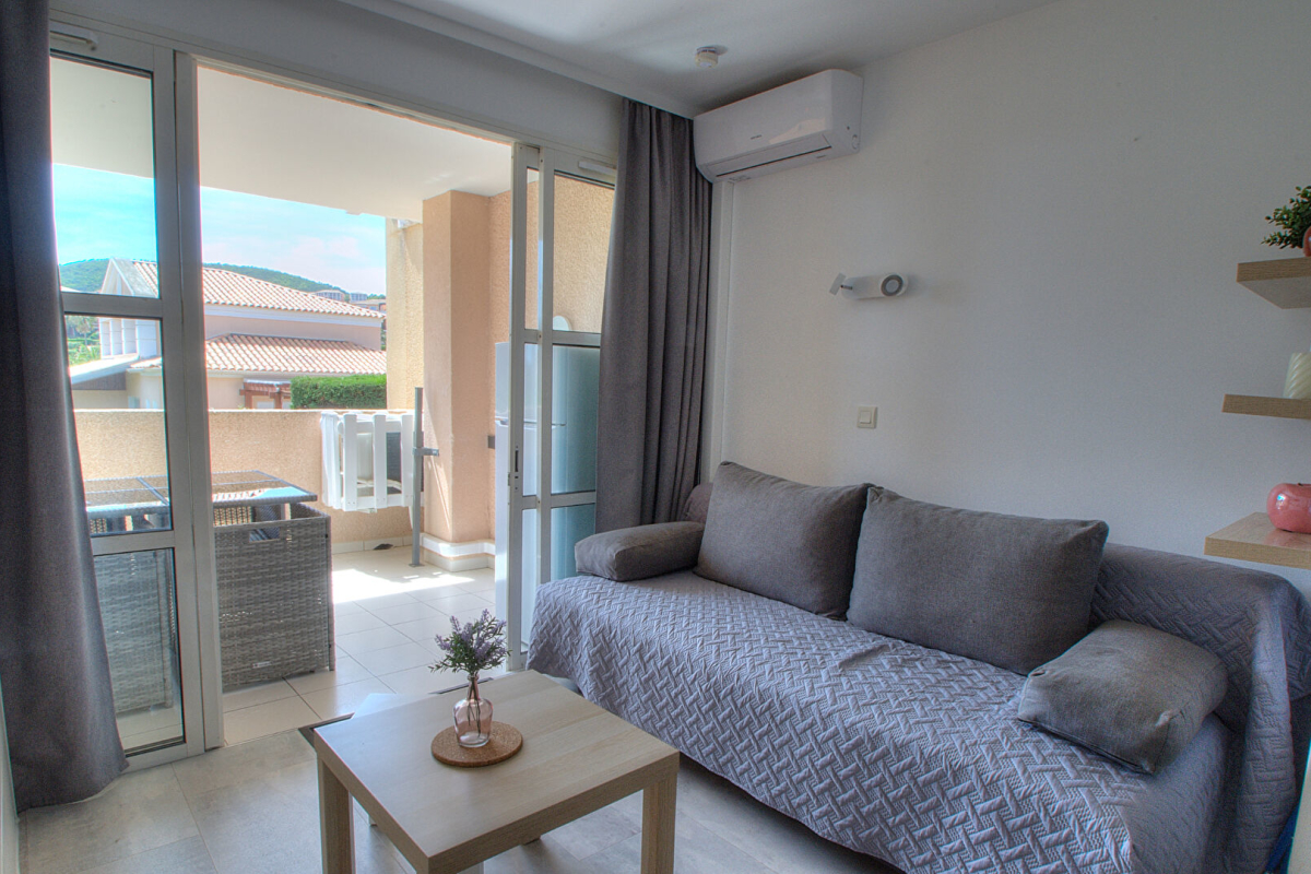 Luxury Apartment for sale in Saint-Raphaël, 180 000 €, Photo 4