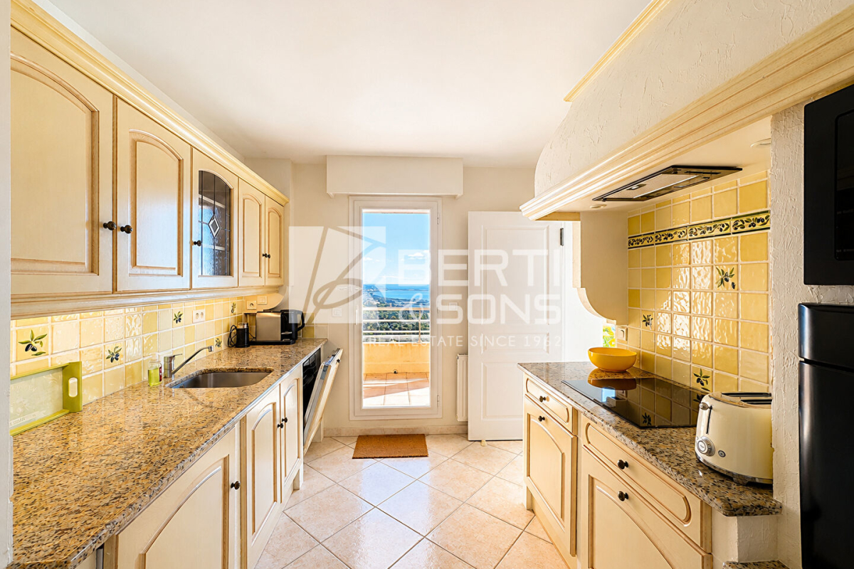 Luxury Apartment for sale in Mandelieu-la-Napoule, 1 395 000 €, Photo 5