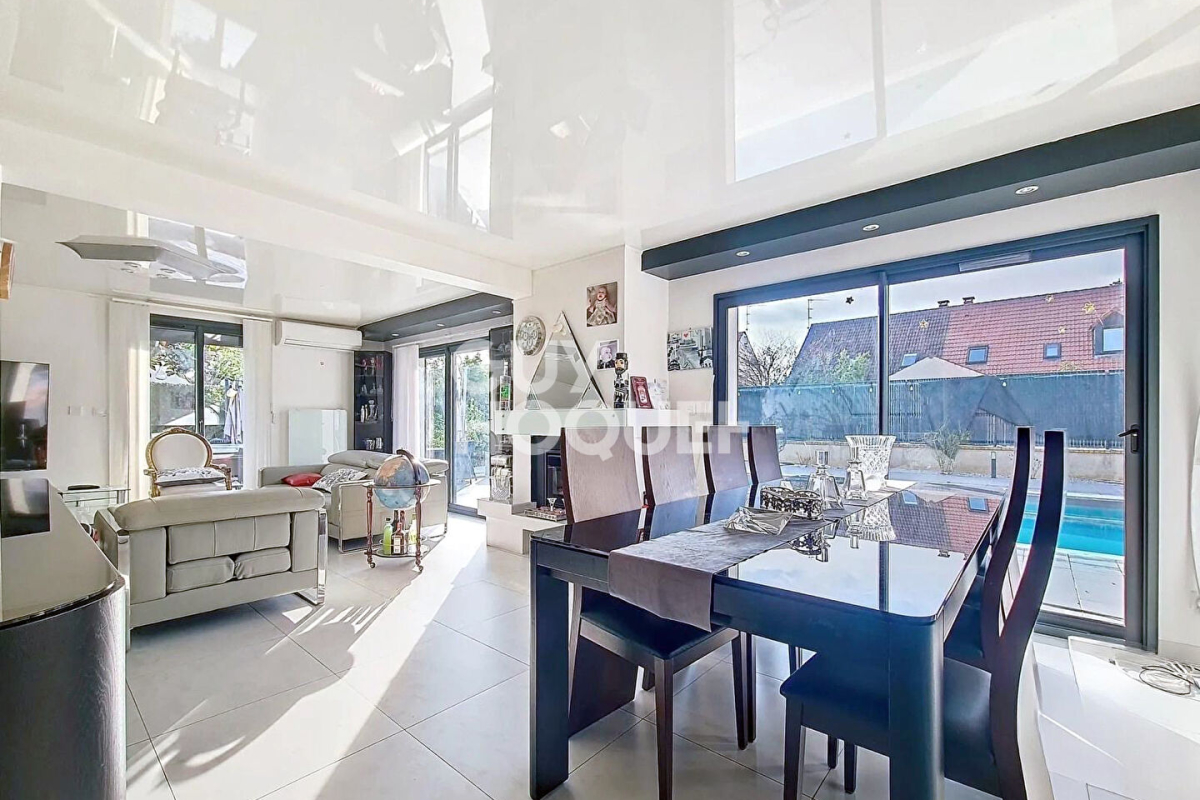 Maison de luxe à vendre à Chennevières-sur-Marne, 691 428 €, Photo 1