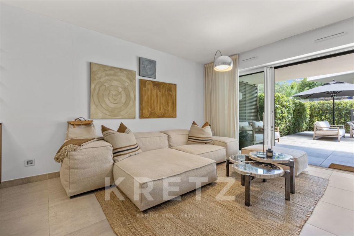 Luxury Apartment for sale in Saint-Tropez, 2 350 000 €, Photo 2