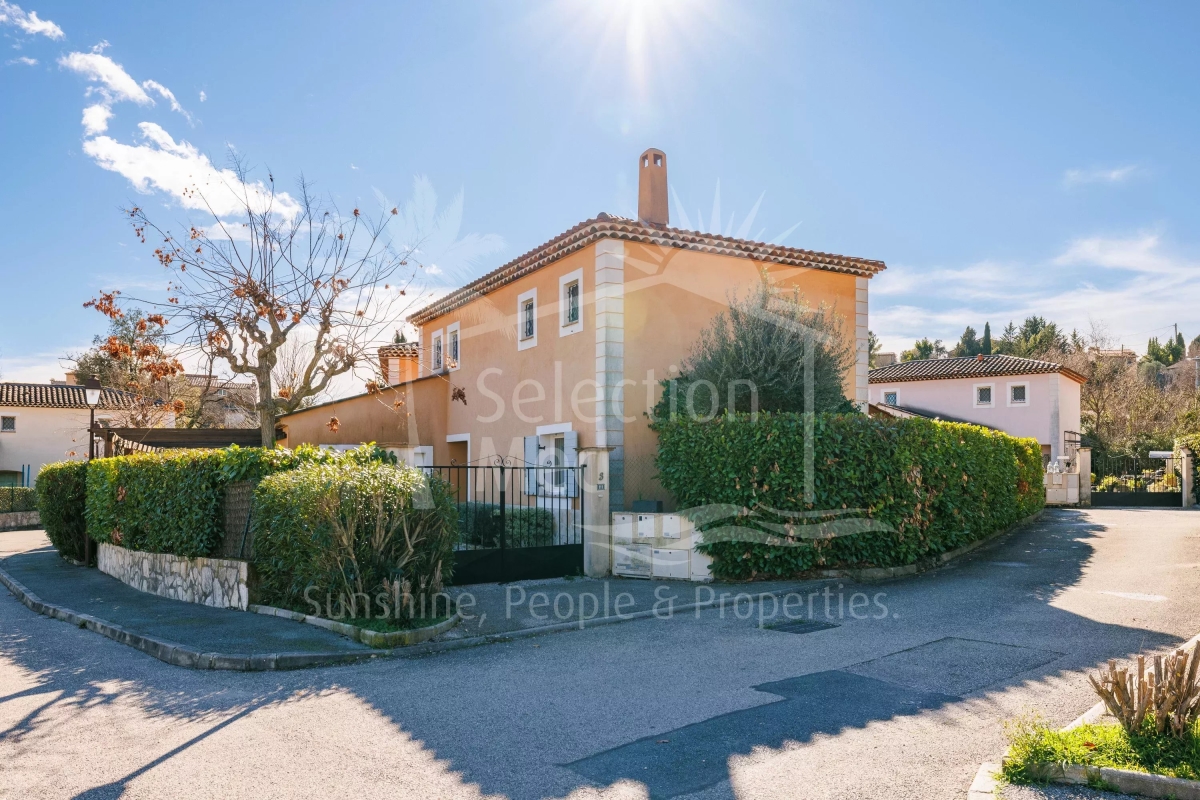 Maison de luxe à vendre à Le Rouret, 675 000 €, Photo 1