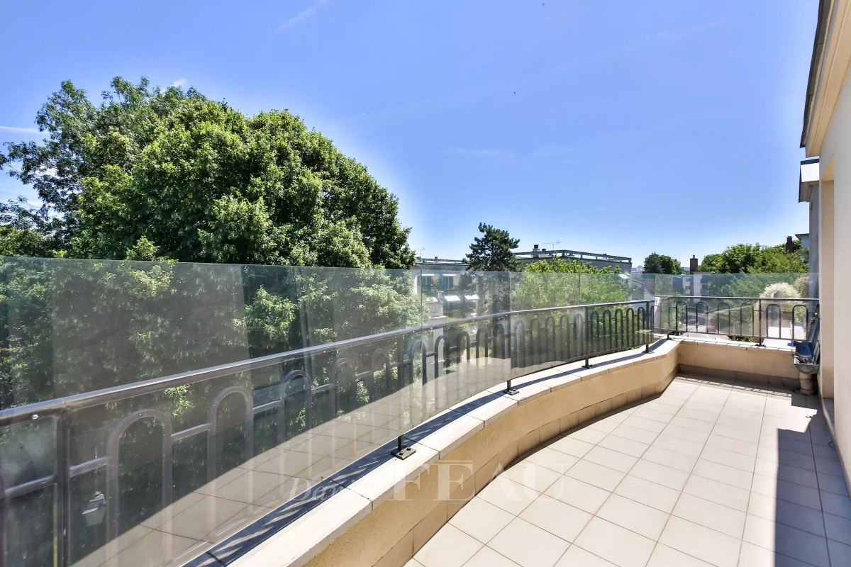 Appartement de luxe à louer à Saint-Cloud, 5 500 €, Photo 1