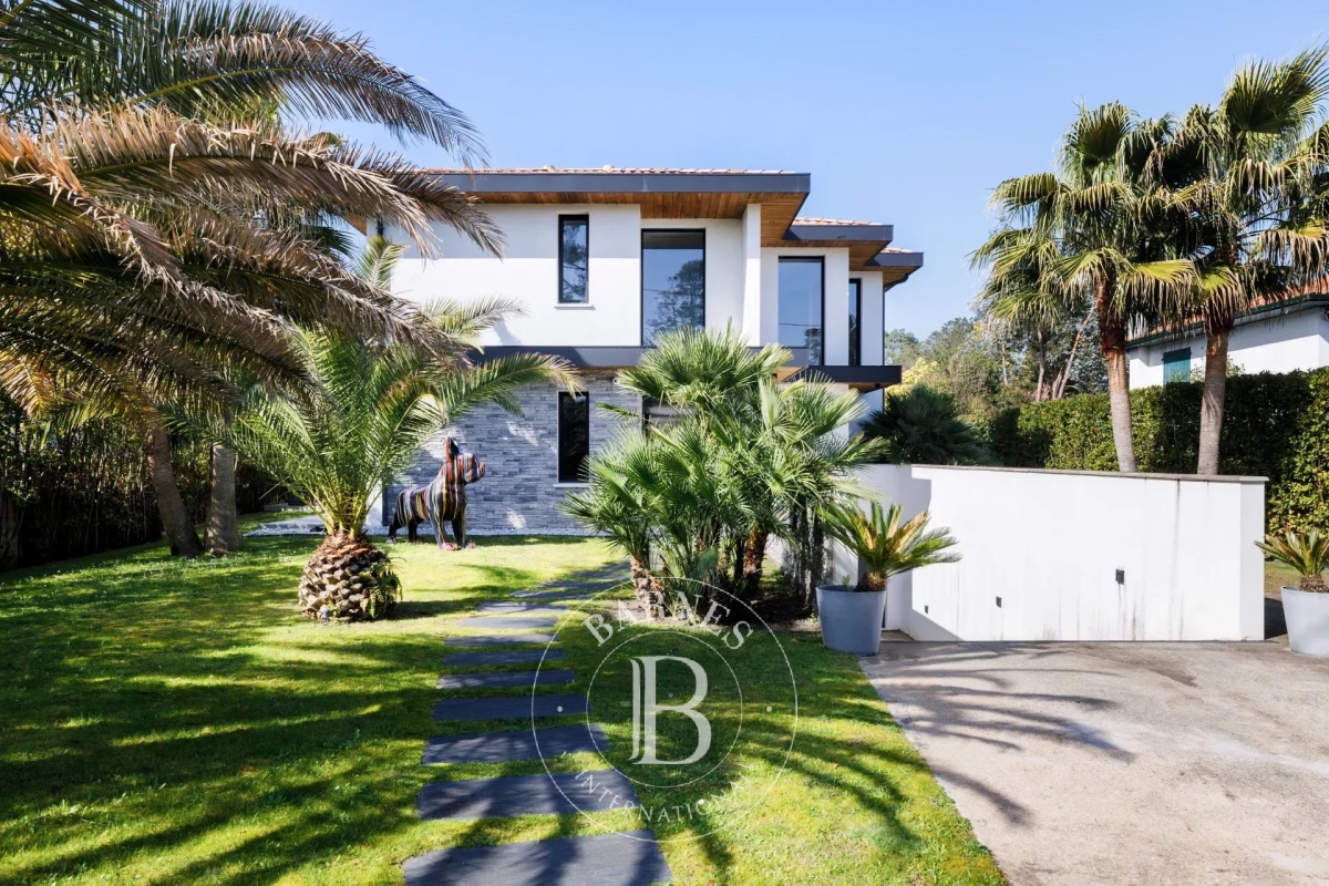 Luxury House for sale in Anglet, 2 498 000 €, Photo 1